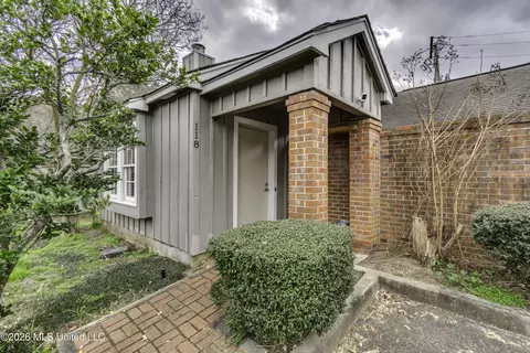118 River Pl, Jackson, MS 39211