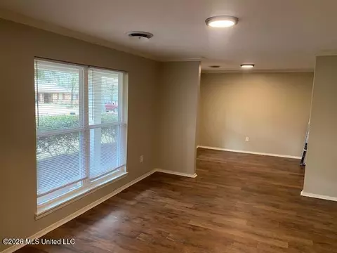 Living - 1630 Plantation Blvd, Jackson, MS 39211 photo 1 of 4