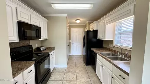 Entry Way - 205 Edge Water Branch Dr, Brandon, MS 39042 photo 1 of 2