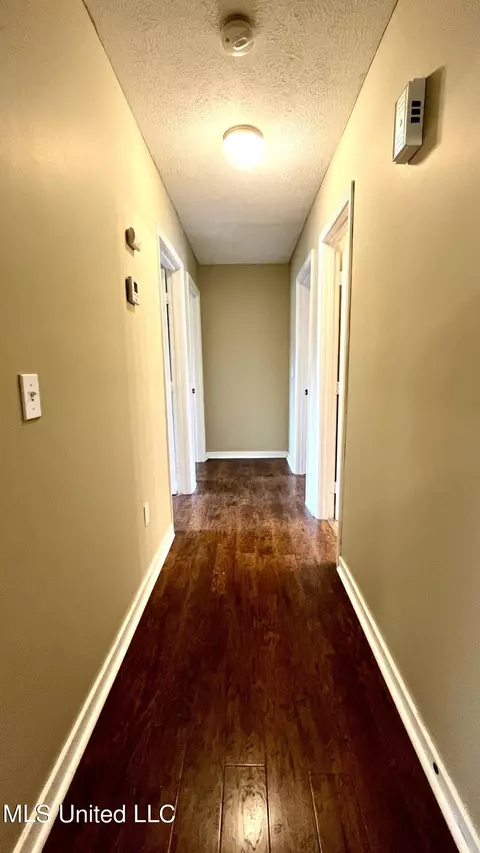 Entry Way - 205 Edge Water Branch Dr, Brandon, MS 39042 photo 2 of 2