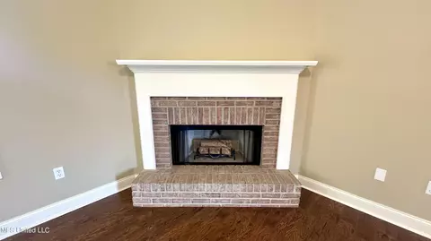 Living - 205 Edge Water Branch Dr, Brandon, MS 39042 photo 4 of 5
