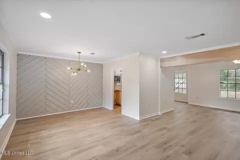 Living - 640 Tifton Dr, Jackson, MS 39212 photo 1 of 3