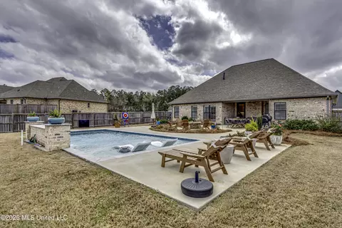Exterior - 415 Pilot Cir, Brandon, MS 39047 photo 7 of 16