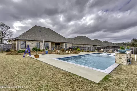Exterior - 415 Pilot Cir, Brandon, MS 39047 photo 5 of 16