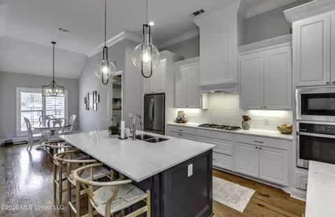 Kitchen - 415 Pilot Cir, Brandon, MS 39047 photo 3 of 7
