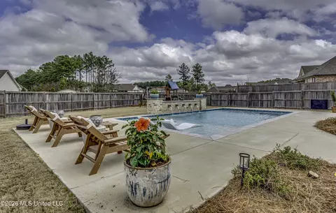 Exterior - 415 Pilot Cir, Brandon, MS 39047 photo 9 of 16
