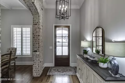 Entry Way - 415 Pilot Cir, Brandon, MS 39047 photo 1 of 2