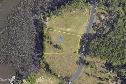 6301 Ascot Dr, Biloxi, MS 39532