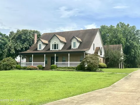 4045 Davall Dr, Olive Branch, MS 38654