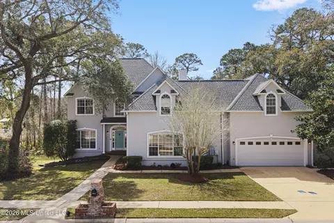 3824 Chaumont Cir, Ocean Springs, MS 39564