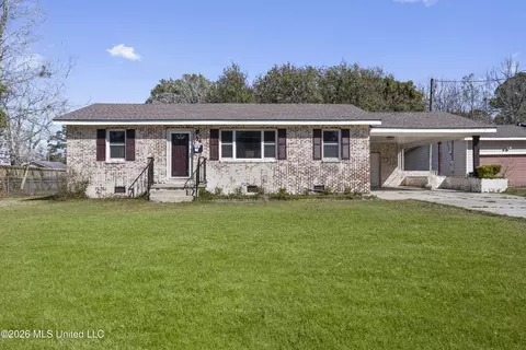 34 37th St, Gulfport, MS 39507