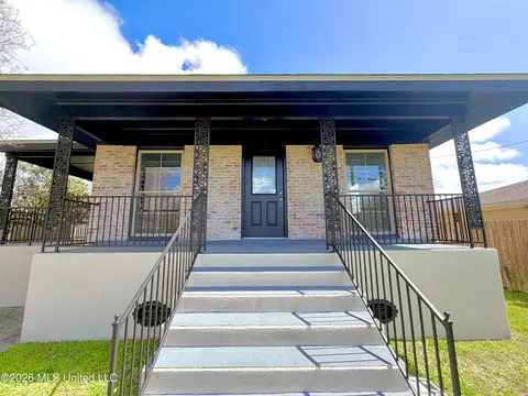 1917 Heights Dr, Saint Bernard, LA 70085
