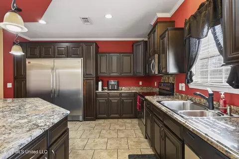 Kitchen - 62 John Ramsey Rd, Wiggins, MS 39577 photo 2 of 5