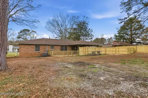 Exterior - 464 Robert Michael Dr, Pearl, MS 39208 photo 6 of 7