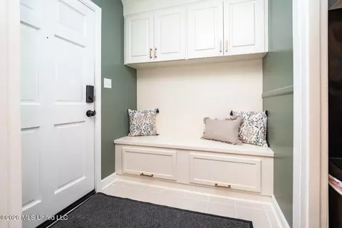 Entry Way - 318 Rollingwood Dr, Jackson, MS 39211 photo 1 of 1