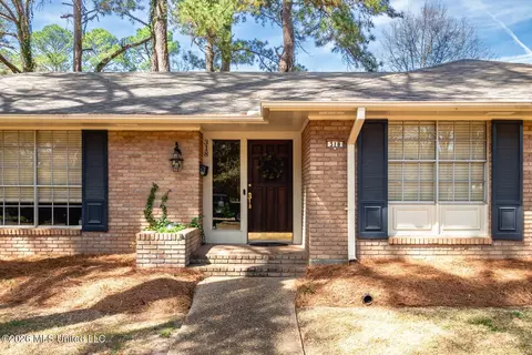 Exterior - 318 Rollingwood Dr, Jackson, MS 39211 photo 4 of 10