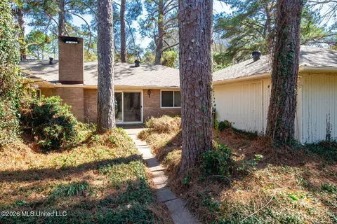 Exterior - 318 Rollingwood Dr, Jackson, MS 39211 photo 10 of 10