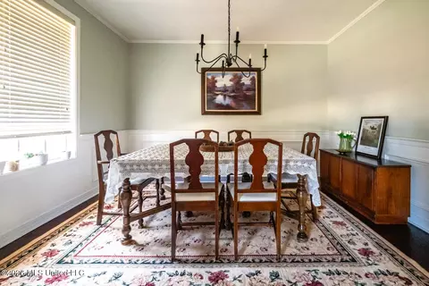 Dining - 318 Rollingwood Dr, Jackson, MS 39211 photo 1 of 3