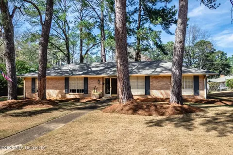 Exterior - 318 Rollingwood Dr, Jackson, MS 39211 photo 2 of 10