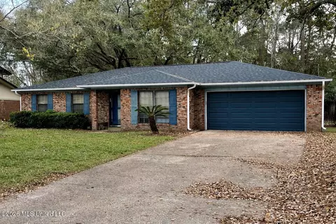 2713 Northridge Dr, Gautier, MS 39553