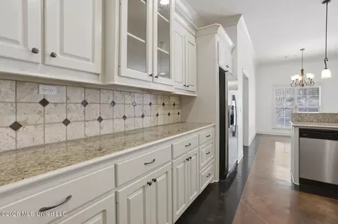 Entry Way - 112 Britton Cir, Flowood, MS 39232 photo 3 of 4