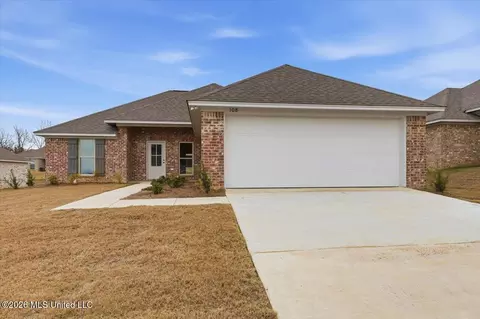 108 Madisonville Dr, Canton, MS 39046