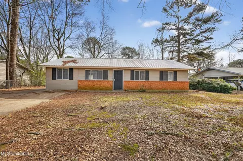 344 Queen Margaret Ln, Jackson, MS 39209