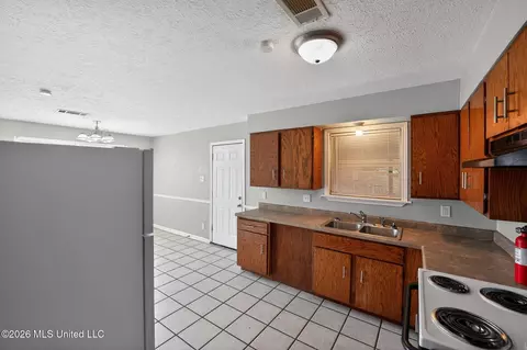 Kitchen - 169 Thousand Oaks Cir, Jackson, MS 39212 photo 1 of 4