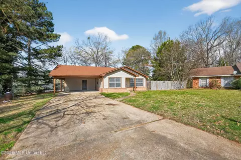 169 Thousand Oaks Cir, Jackson, MS 39212