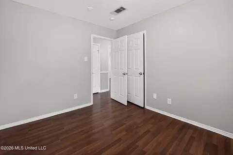 Bedroom - 169 Thousand Oaks Cir, Jackson, MS 39212 photo 2 of 6