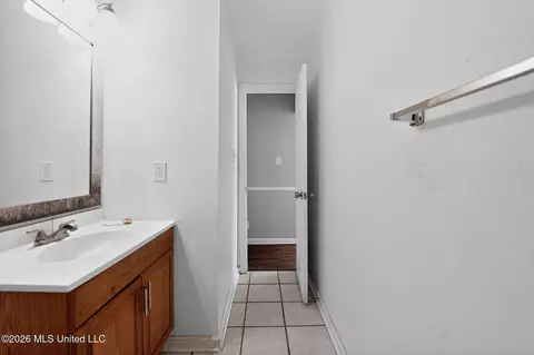 Entry Way - 169 Thousand Oaks Cir, Jackson, MS 39212 photo 1 of 1