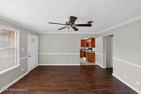 Living - 169 Thousand Oaks Cir, Jackson, MS 39212 photo 1 of 4