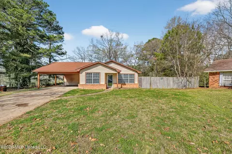 Exterior - 169 Thousand Oaks Cir, Jackson, MS 39212 photo 1 of 5