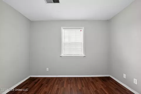 Bedroom - 169 Thousand Oaks Cir, Jackson, MS 39212 photo 5 of 6