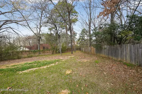 Exterior - 169 Thousand Oaks Cir, Jackson, MS 39212 photo 3 of 5