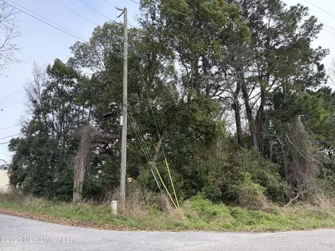 205 2nd Ave, Long Beach, MS 39560