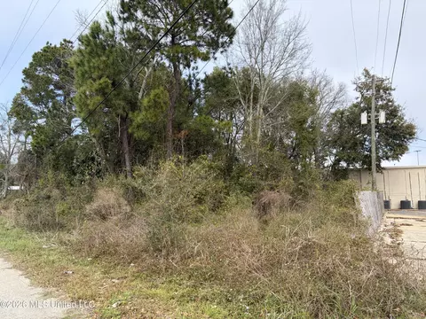 205 2nd Ave, Long Beach, MS 39560 photo 9