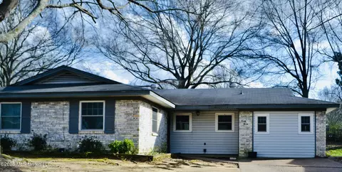 2097 Custer Dr, Southaven, MS 38671