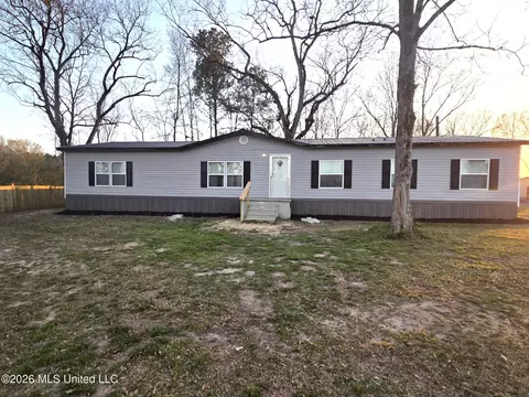 4138 Old Hillsboro Rd, Forest, MS 39074