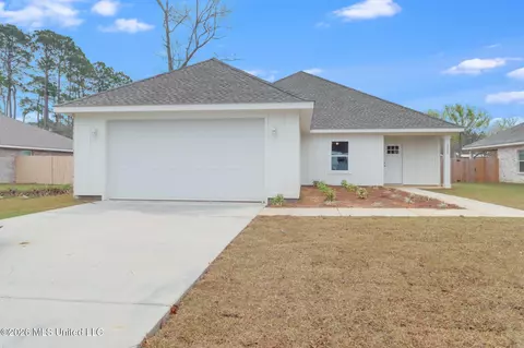 3300 N 9th St, Ocean Springs, MS 39564