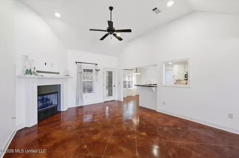 Living - 144 Britton Cir, Flowood, MS 39232 photo 1 of 4