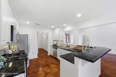 Kitchen - 144 Britton Cir, Flowood, MS 39232 photo 1 of 3