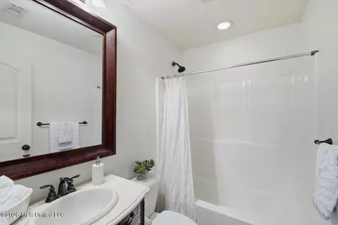 Bath - 144 Britton Cir, Flowood, MS 39232 photo 3 of 3