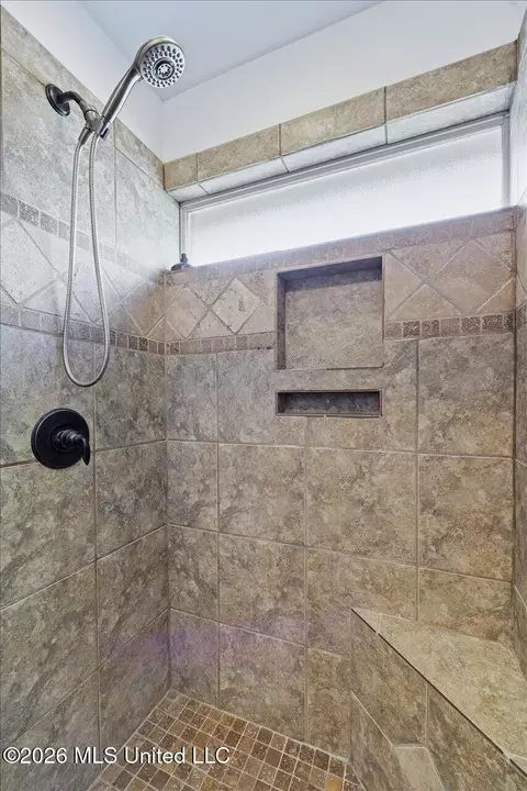 Bath - 144 Britton Cir, Flowood, MS 39232 photo 2 of 3