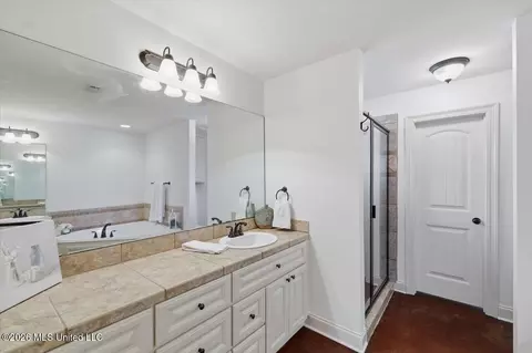 Bath - 144 Britton Cir, Flowood, MS 39232 photo 1 of 3