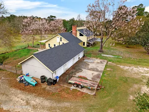 42 Dead End Rd, Carriere, MS 39426