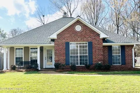 344 White Oak Dr, Brandon, MS 39047