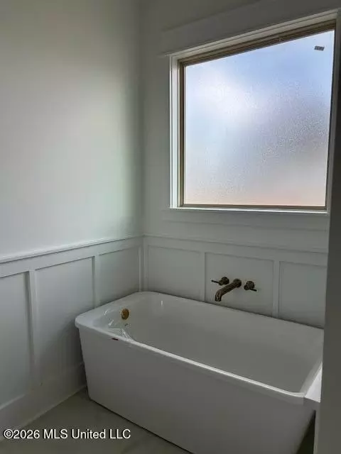 Bath - 103 Katherine Ln, Madison, MS 39110 photo 1 of 5