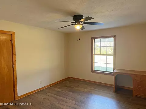 Bedroom - 2333 Comans Rd, Carthage, MS 39051 photo 2 of 4
