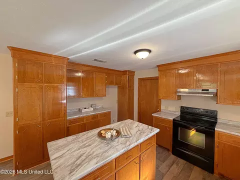 Kitchen - 2333 Comans Rd, Carthage, MS 39051 photo 3 of 4